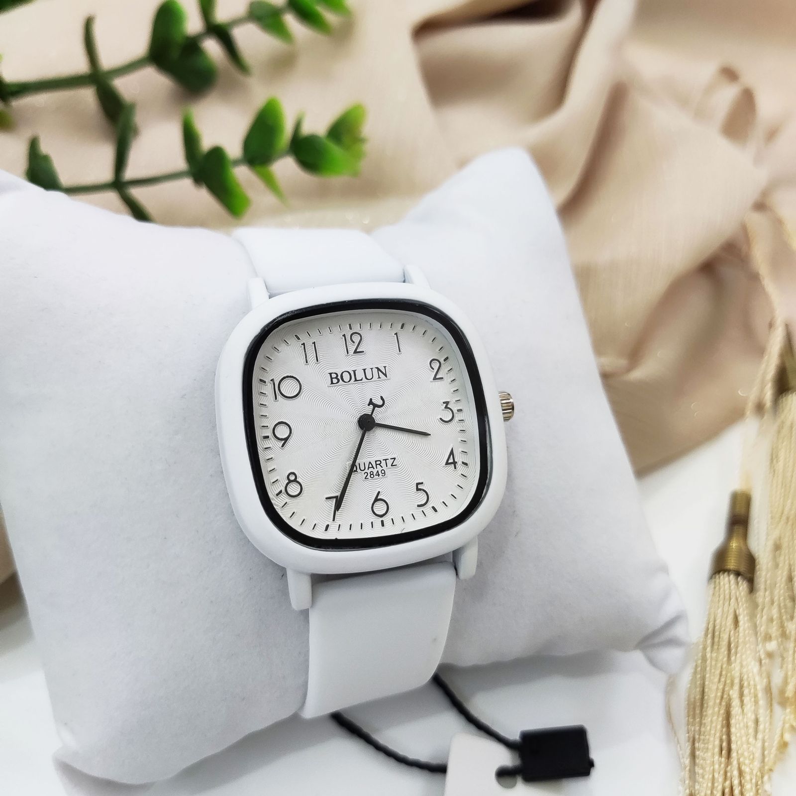 ساعت مچی عقربه ای بولون مدل بند پیو کد DB20 -  - 2