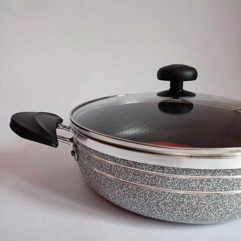 تابه ظرف سازان مدل لب چدن سایز 24