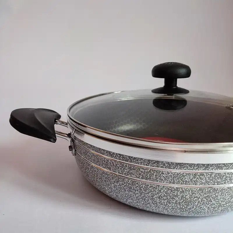 تابه ظرف سازان مدل لب چدن سایز 20