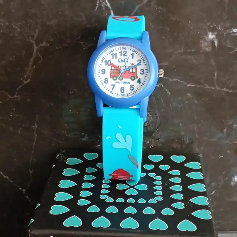 ساعت مچی عقربه ای بچگانه کیو اند کیو مدل VP34J062Y-21