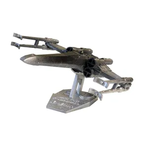 فیگور طرح جنگنده فضایی مدل T-65B