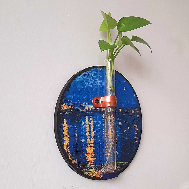 گلدان دیواری مدل شیشه آزمایشگاهی طرح تابلو ونگوگ شب پرستاره برفراز رن