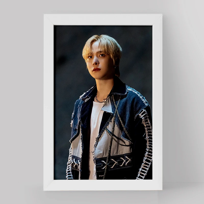 تابلو خندالو مدل یونهو گروه ایتیز ATEEZ کد 21215