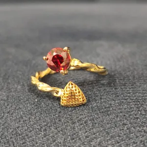  انگشتر طلا 18 عیار زنانه قیراط طرح مثلث کد GH1547