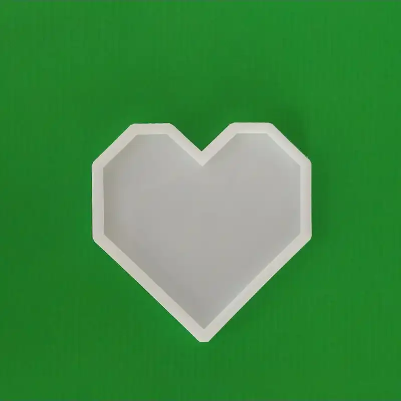 قالب رزین مدل زیرلیوانی طرح قلب چندوجهی