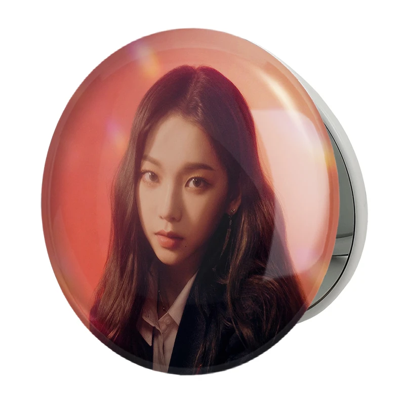 آینه جیبی خندالو طرح کارینا گروه گروه آسپا Aespa مدل تاشو کد 19714 