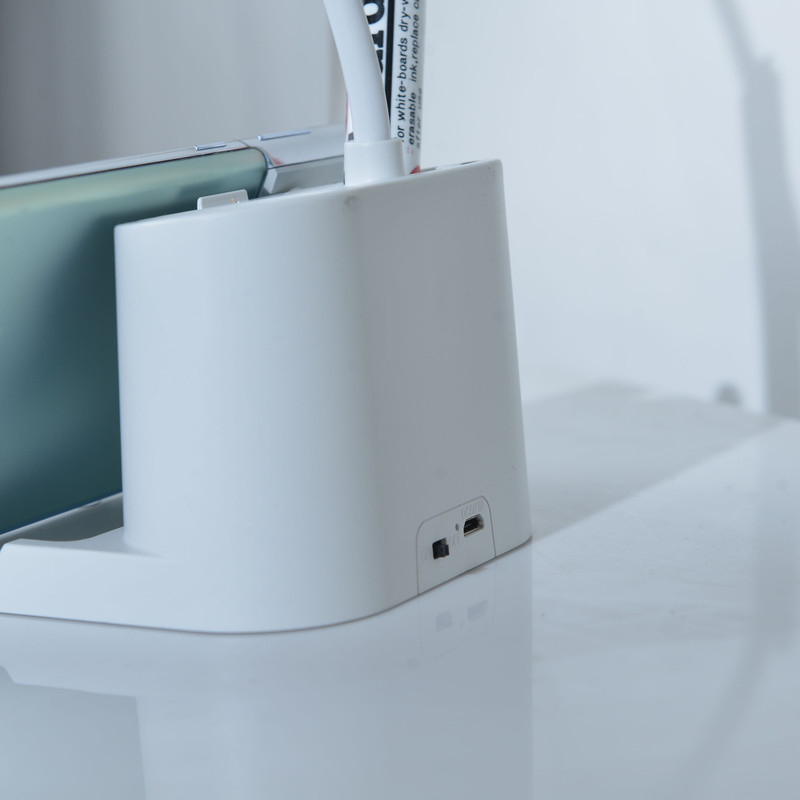 چراغ مطالعه مدل شارژی کد Q208