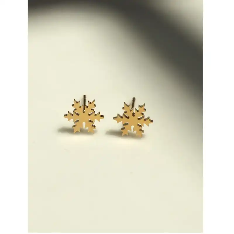 گوشواره زنانه طرح دانه برف مدل 43