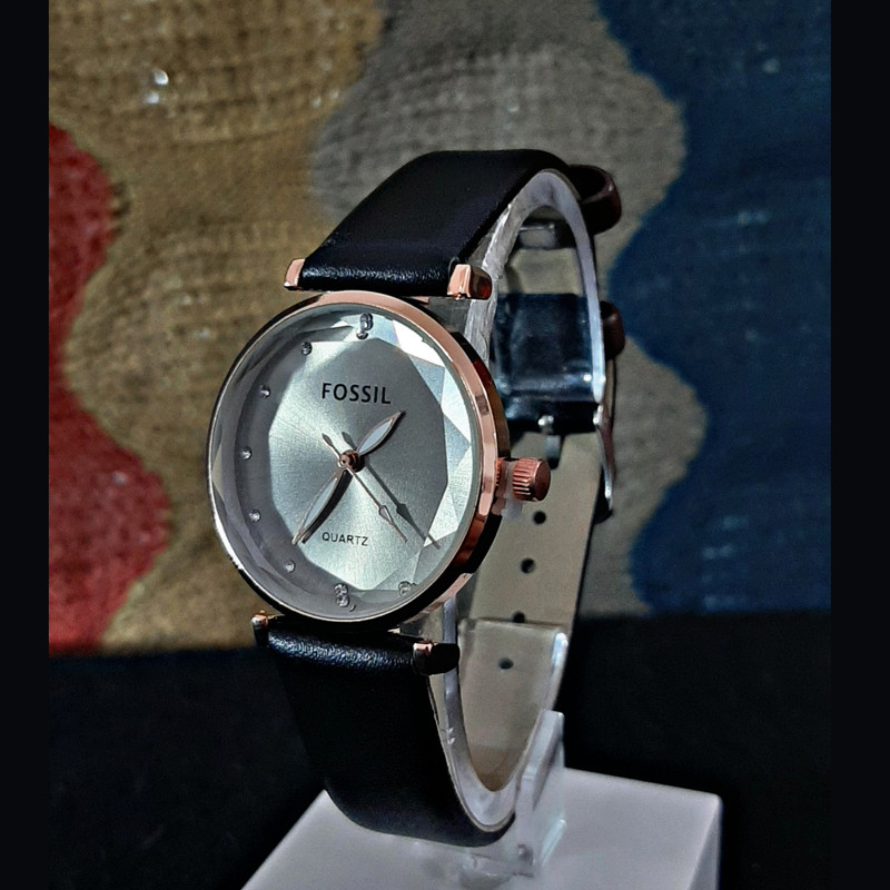 ساعت مچی عقربه ای دخترانه مدل 01