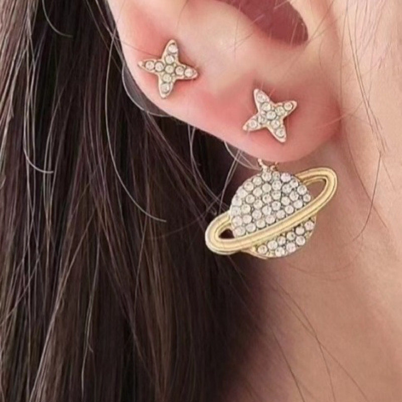 گوشواره زنانه مدل زحل گوشواره زنانه مدل زحل