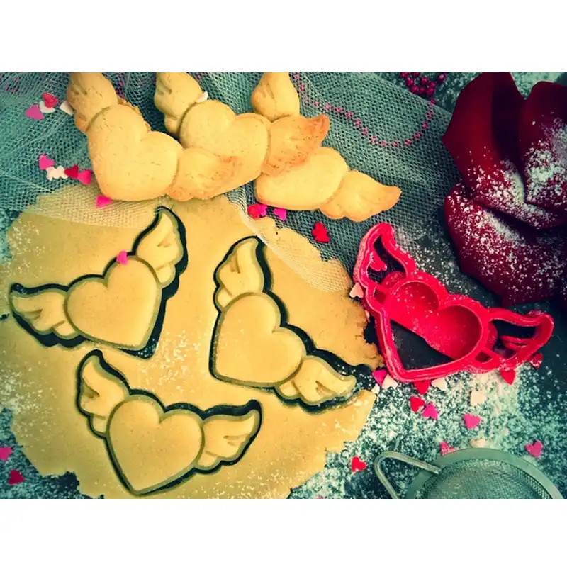 قالب شیرینی مدل قلب پر پرواز کد 217