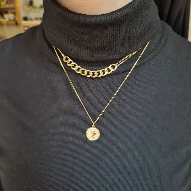 گردنبند زنانه استینلس استیل مدل سکه الیزابت زنجیری دو ردیفه
