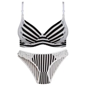 ست شورت و سوتین زنانه پانیذ مدل پوش آپ فنردار کاپ اسفنجی بند متحرک کد 4689-11