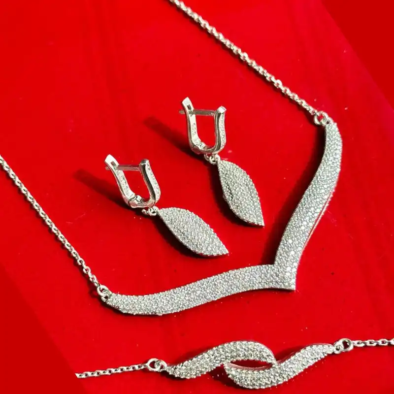 نیم ست نقره زنانه مدل تنیسی نگین دار