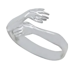 انگشتر نقره زنانه مدل آغوش کد x3