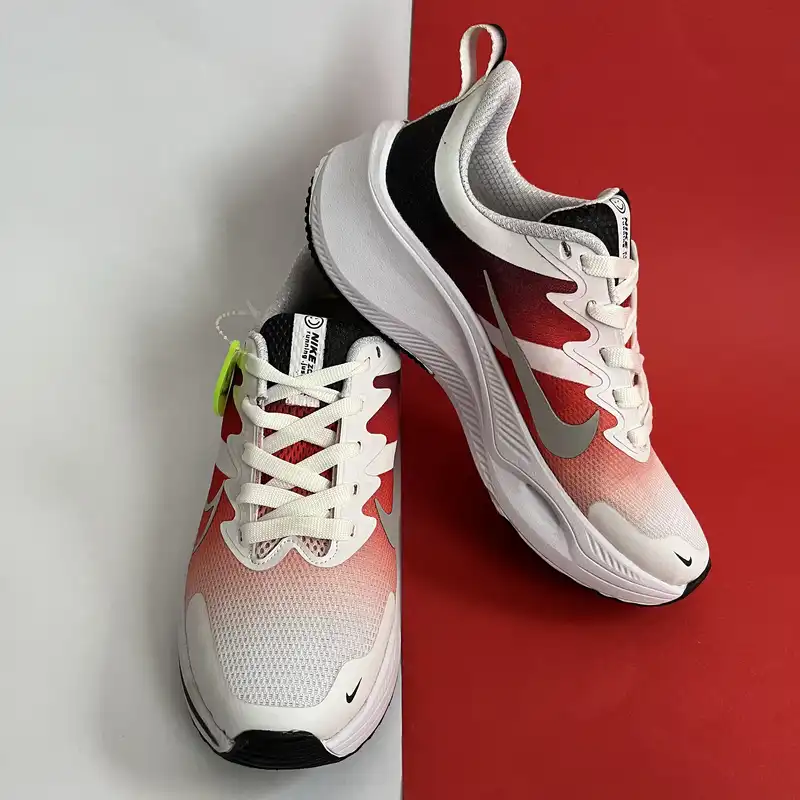 کفش پیاده روی زنانه مدل زوم ایکس 1