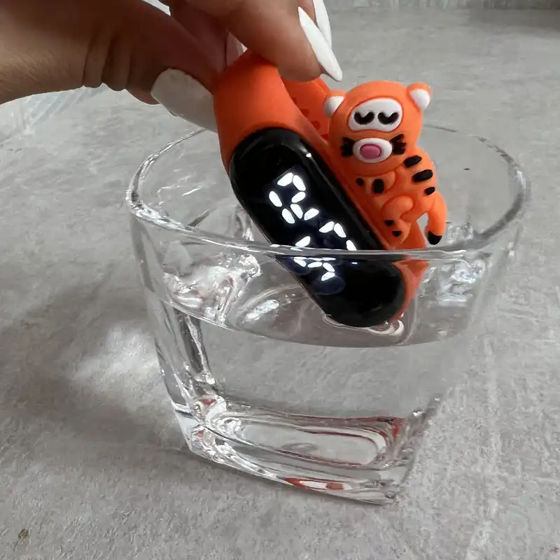 ساعت مچی دیجیتال بچگانه مدل ضد آب سیلیکونیOR E طرح ببر کد BB