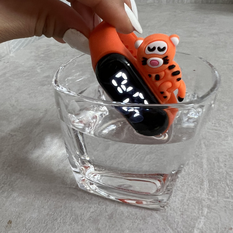 ساعت مچی دیجیتال بچگانه مدل ضد آب سیلیکونیOR E طرح ببر کد BB ساعت مچی دیجیتال بچگانه مدل ضد آب سیلیکونیOR E طرح ببر کد BB