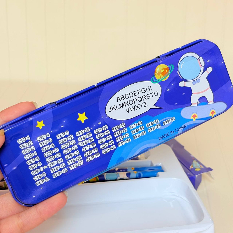 بسته لوازم تحریر مدل فضانورد پسرانه مجموعه 6 عددی