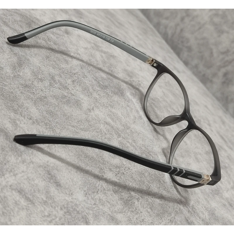 عکس شماره 13 : فریم عینک طبی بچگانه مدل ویفرر کائوچو تیار tr کد 0256