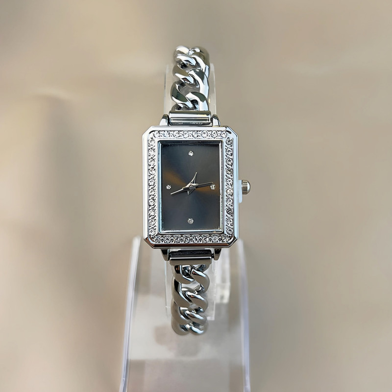 ساعت مچی عقربه ای زنانه مدل دستبندی بند زنجیری دور نگین 3