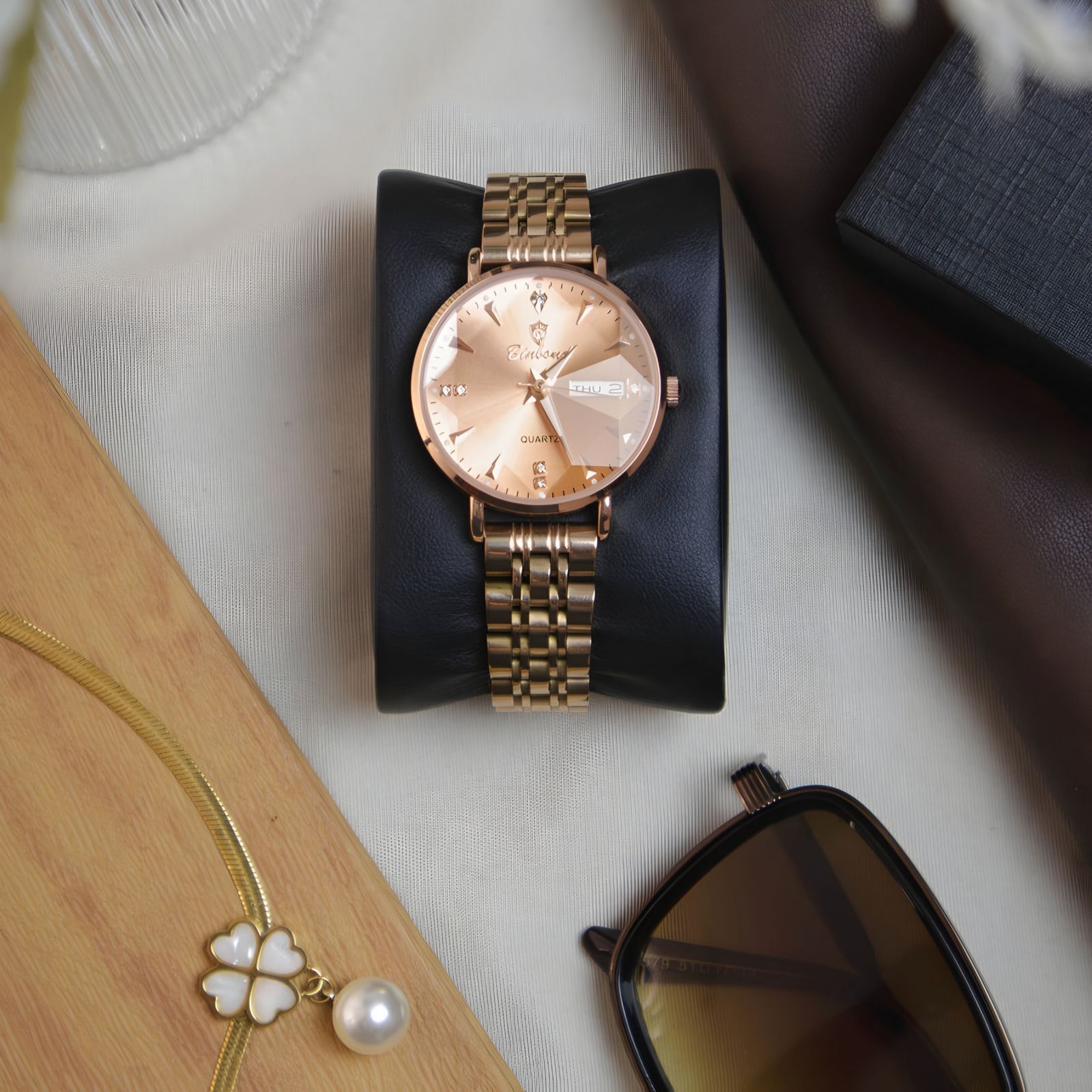 ساعت مچی عقربه‌ای کوارتز زنانه بین باند مدل اسپرت کلاسیک بند استیل قفل مخفی کد 003 -  - 2