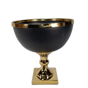 گلدان دکوری مدل فلزی پانیذ