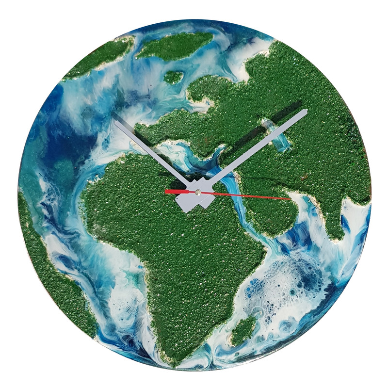 ساعت دیواری رزینی مدل کره زمین