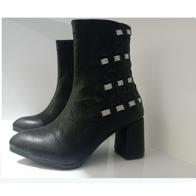 نیم بوت زنانه مدل نگینی کد A-78