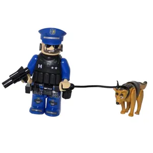 فیگور ناب سل مدل پلیس و سگ لگویی همراه با کلت کد police005 ارتفاع 10 سانتی متر