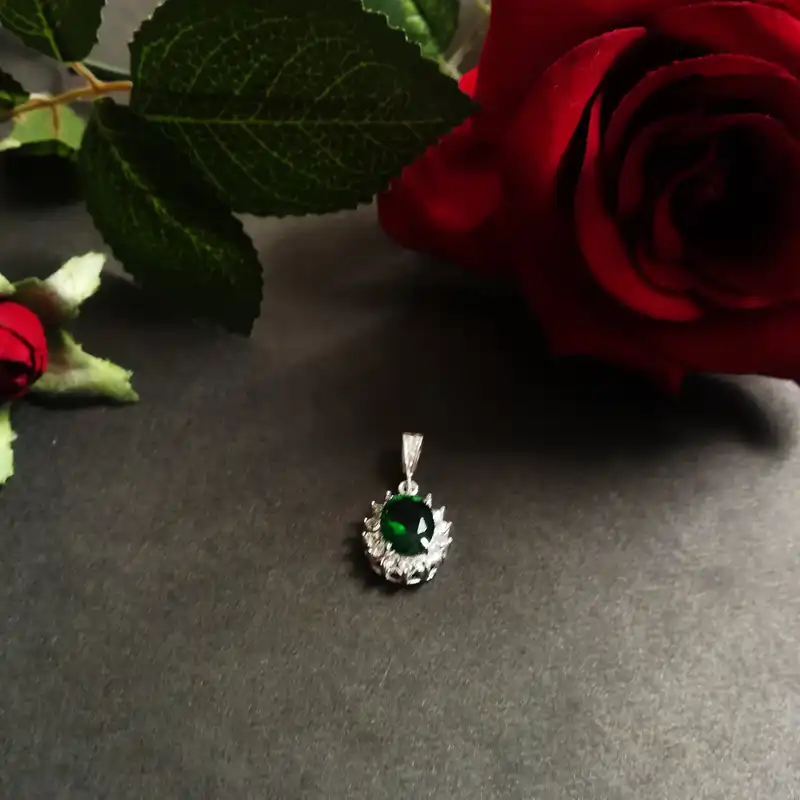 آویز گردنبند نقره زنانه سلین کالا مدل زبرجد کد ce-zeb8