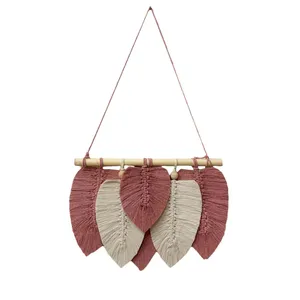 آویز بافتنی مدل برگ مکرومه