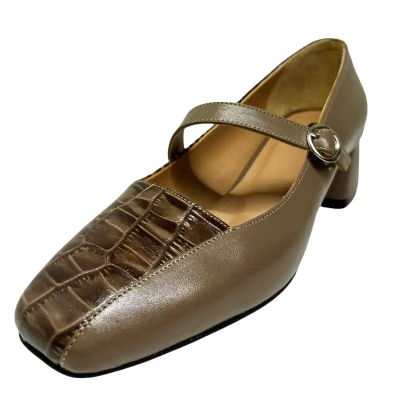 کفش زنانه سرزمین چرم کد 1645 رنگ خاکی