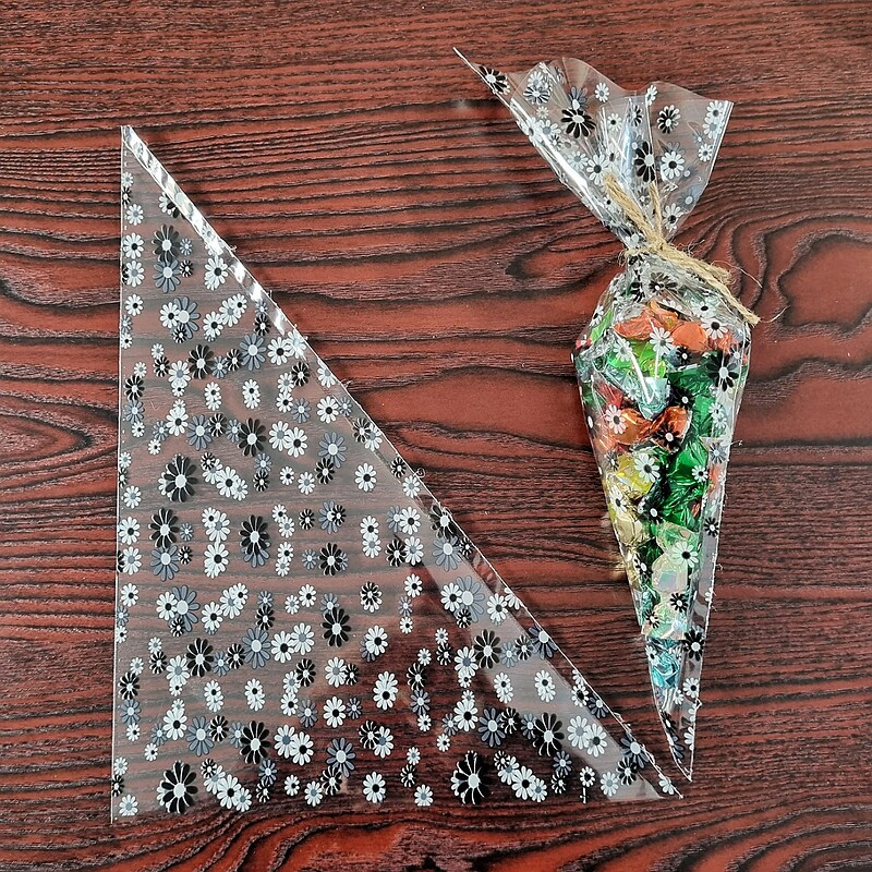 سلفون بسته بندی طرح قیفی بابونه بسته 10 عددی سلفون بسته بندی طرح قیفی بابونه بسته 10 عددی