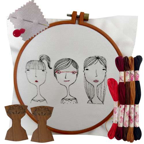 بسته گلدوزی طرح دوستان مجموعه ۱۱ عددی