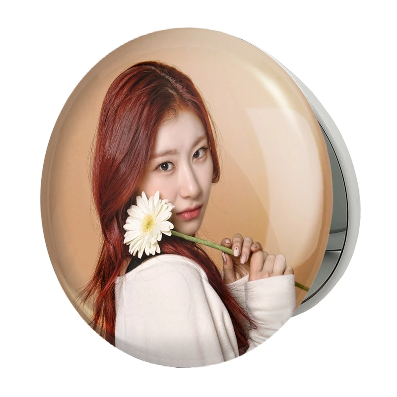 آینه جیبی خندالو طرح چریونگ گروه ایتزی ITZY مدل تاشو کد 20167 