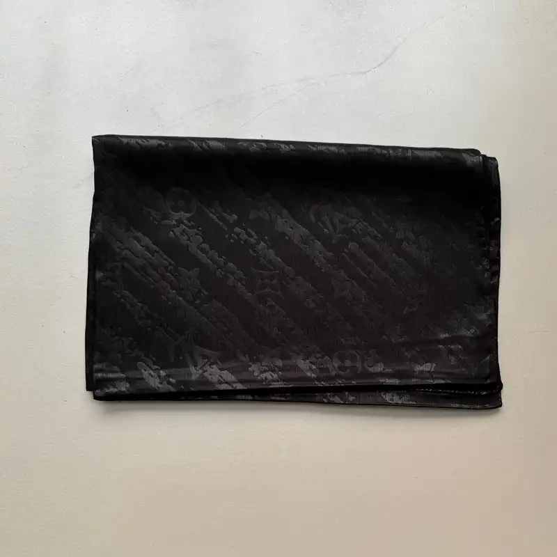 شال زنانه مدل ساتن کریستال ابروبادی