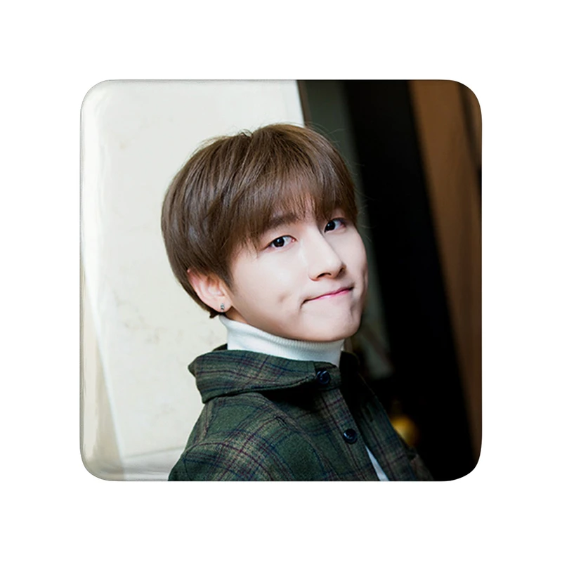 مگنت خندالو طرح آی ام گروه مانستا اکس MONSTA X  مدل مربعی کد 21116