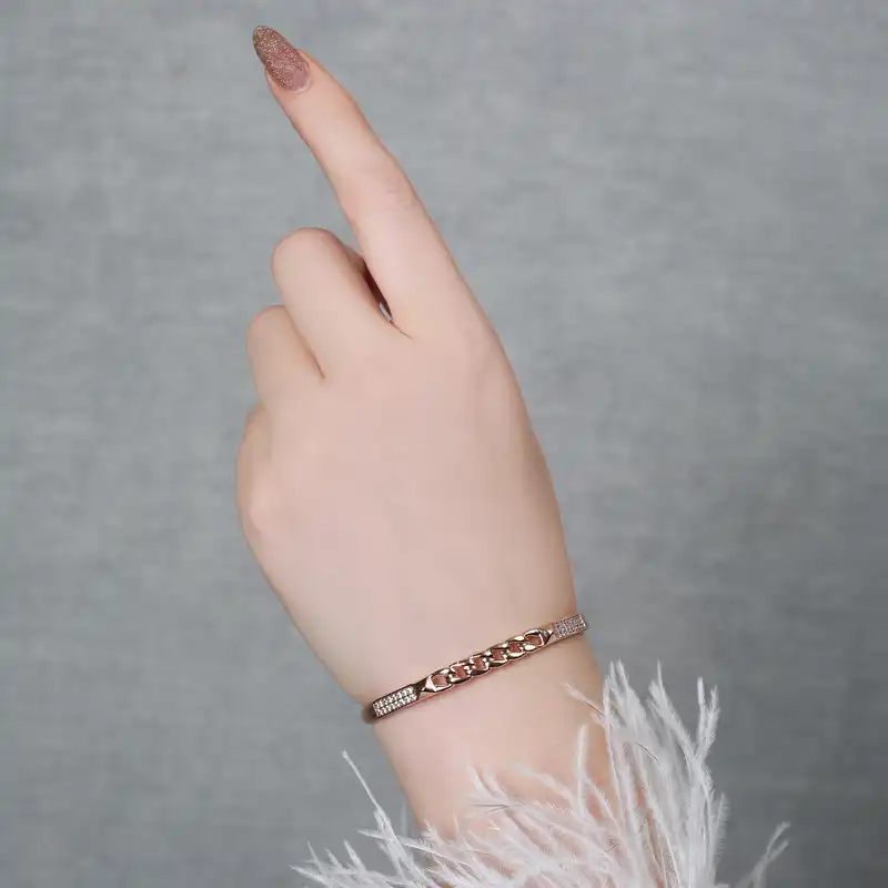 دستبند زنانه ژوپینگ مدل کارتیه نگین دار کد 101003628