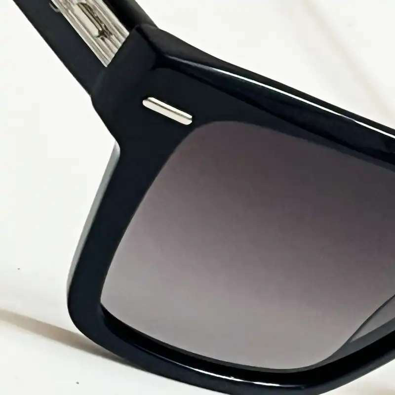 عینک آفتابی آنتونیو باندراس مدل PLUS0178 C6