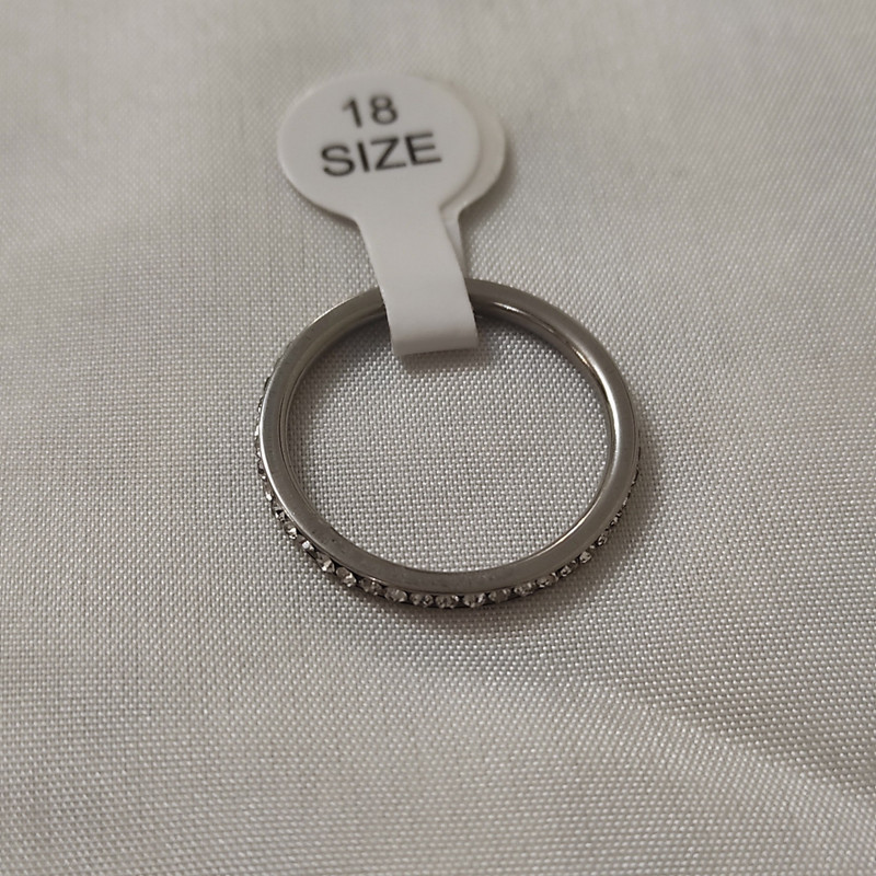 انگشتر زنانه مدل استیل دور نگین 005 انگشتر زنانه مدل استیل دور نگین 005