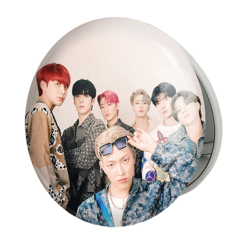 آینه جیبی خندالو طرح گروه ایتیز ATEEZ مدل تاشو کد 12293 