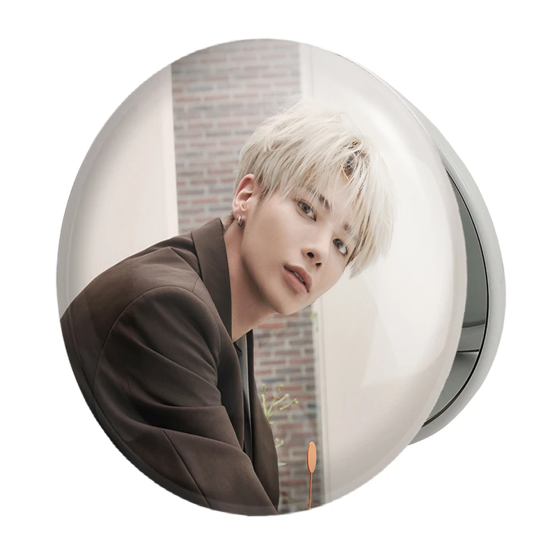 آینه جیبی خندالو طرح تهیون گروه تی اکس تی TXT مدل تاشو کد 20053 