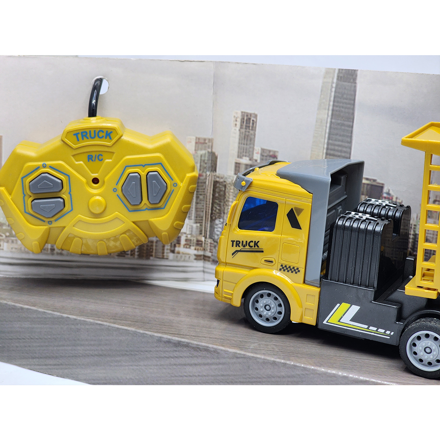 ماشین بازی کنترلی مدل تریلی 10چرخ کامیون باری