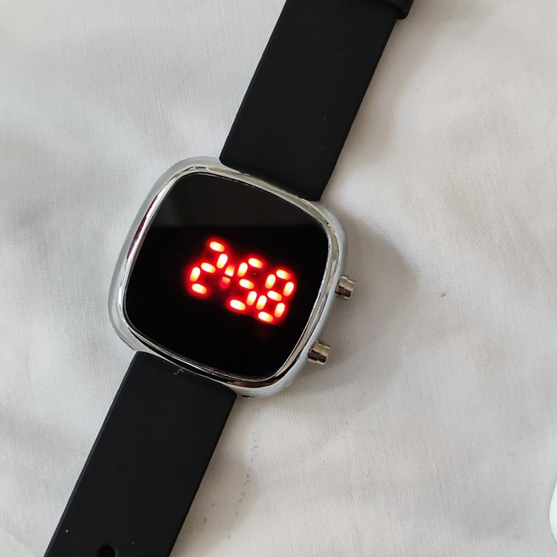 ساعت مچی دیجیتال والار مدل W1