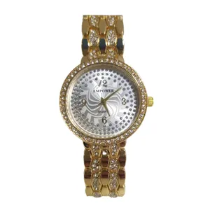 ساعت مچی عقربه ای زنانه مدل نگین دار کد 04