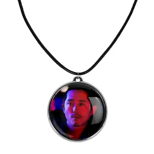 گردنبند خندالو مدل سریال بیف Beef کد 2999529996