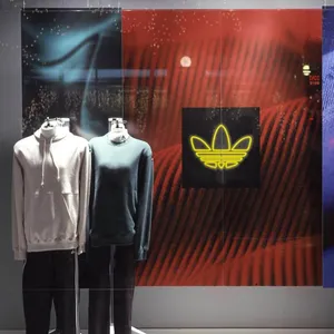 چراغ نئونی دیواری آرن تیم طرح لوگو آدیداس 