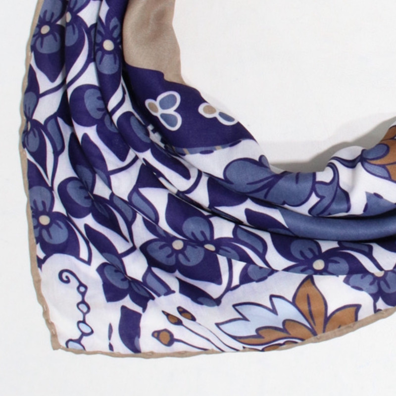 روسری زنانه آنالیا مدل نخی دور دوخت ترمه کد 9771