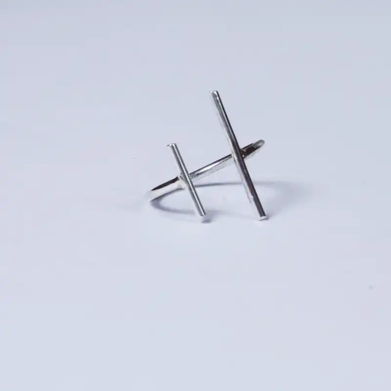 انگشتر نقره زنانه مدل H02